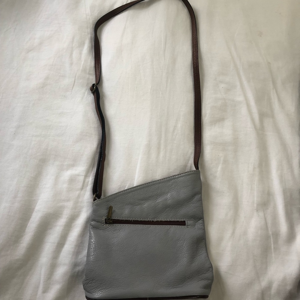 Very pretty purse by Vera Pelle 🤍🖤🤍